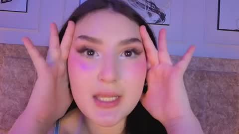 zoe_moon__ online show from August 12, 2:52 pm