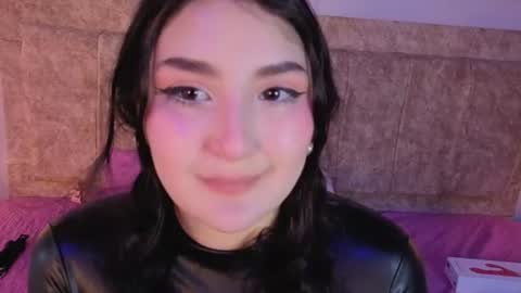 zoe_moon__ online show from August 15, 5:50 pm