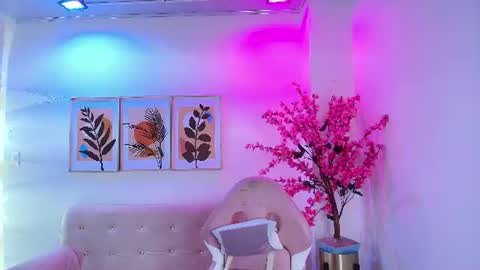 Zoe online show from August 13, 3:04 pm