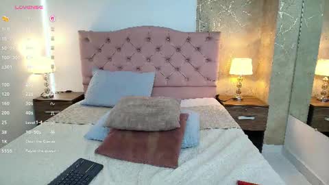 Zoe online show from August 8, 1:33 pm