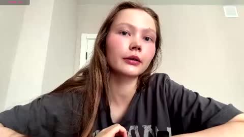 zoebredesen online show from September 3, 6:16 am