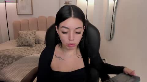 zoee_jackson online show from August 5, 6:50 pm