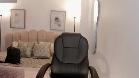 zoee_jackson online show from August 7, 7:14 pm