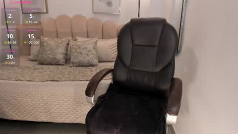 zoee_jackson online show from August 7, 8:20 pm