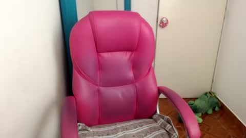 zoee_joness online show from August 5, 8:34 am