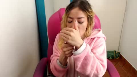 zoee_joness online show from August 5, 10:02 am