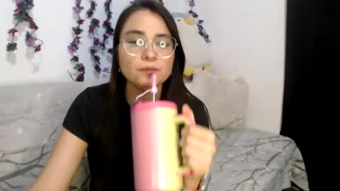 Zoe online show from August 7, 1:49 am