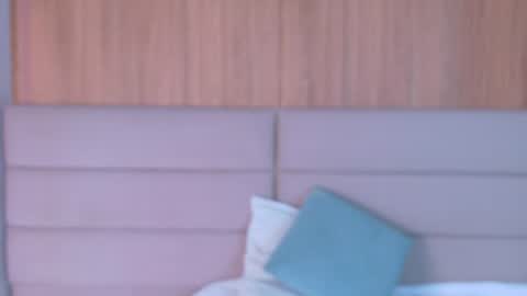 Zoe online show from August 12, 9:17 pm