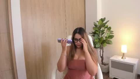 zoe online show from August 13, 4:43 pm