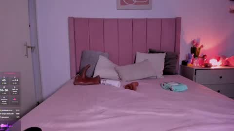 zoemiller32 online show from July 25, 1:59 pm