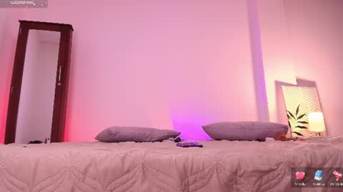 lia  monroe online show from August 12, 11:18 pm