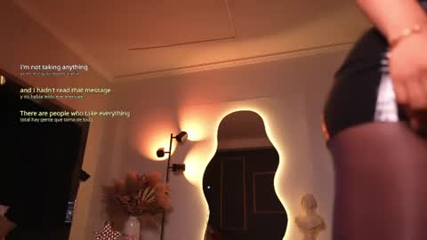    online show from August 7, 3:01 pm