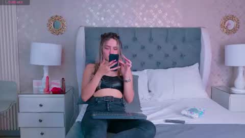 ZoeWilliis online show from August 8, 3:12 pm