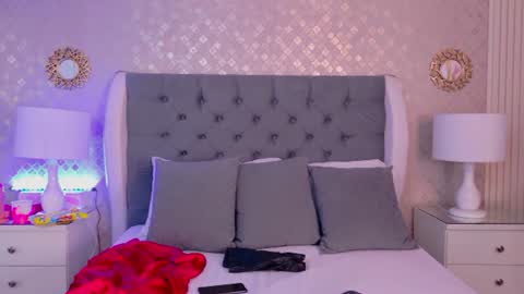 ZoeWilliis online show from August 12, 10:50 am