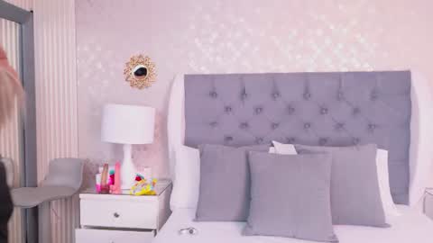 ZoeWilliis online show from August 13, 10:51 am