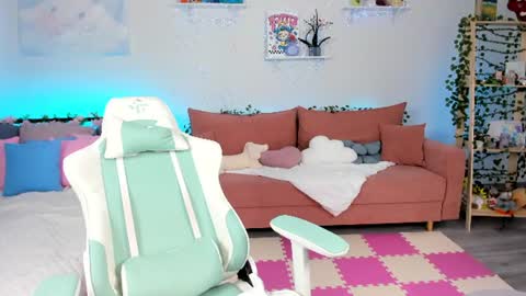 Zoey Lane online show from August 11, 7:54 am