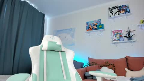 Zoey Lane online show from August 15, 9:46 am