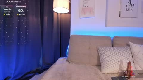 Zoey  online show from August 5, 6:17 pm