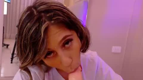 Zoey online show from August 4, 7:22 pm