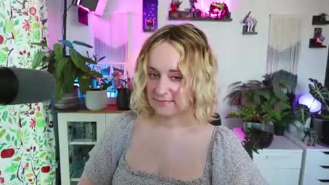 Zoey Ryan online show from July 12, 5:19 pm