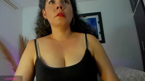 zoeyvalmont online show from September 5, 7:19 pm