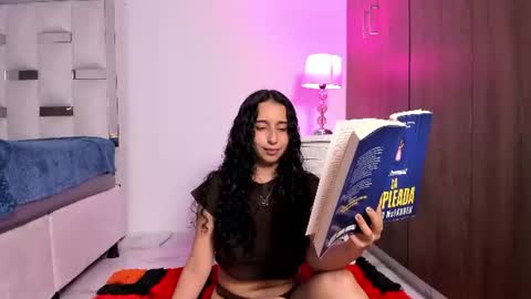 zoezephyr12 online show from August 15, 5:06 pm