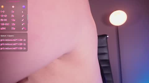 Zoe online show from August 7, 4:07 pm