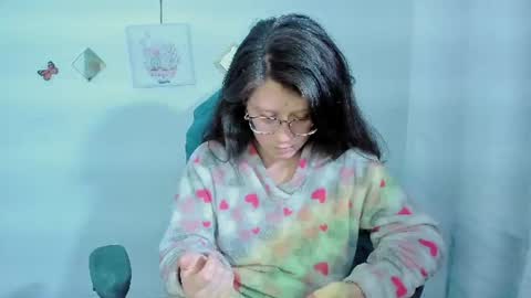 zooeybelair online show from August 14, 8:40 am