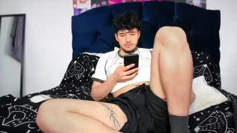 zoren33 online show from August 9, 11:28 pm