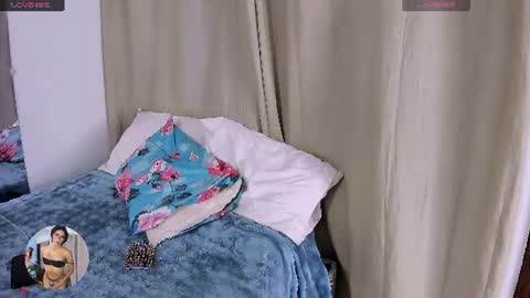 zou_quira online show from August 11, 2:57 am