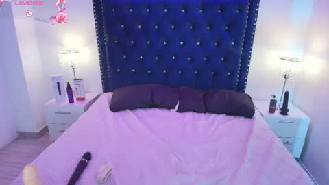 Zury  online show from August 13, 2:53 pm