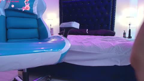 Zury  online show from August 13, 3:59 pm
