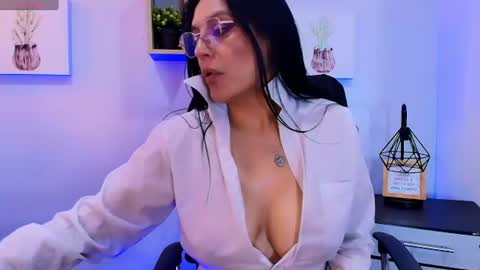 Zuzana21 online show from August 4, 3:20 pm
