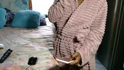 zuzu_angel online show from July 12, 7:58 am