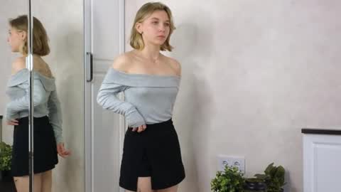 Anya online show from May 13, 12:05 pm