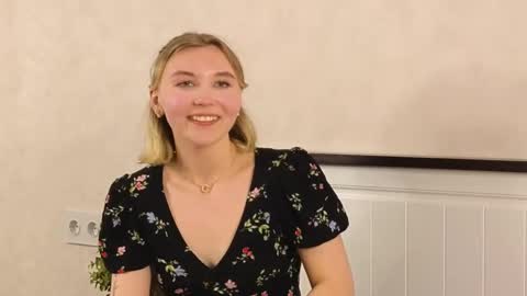Anya online show from May 16, 1:00 pm