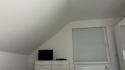 zzz123_cam online show from August 14, 2:21 pm